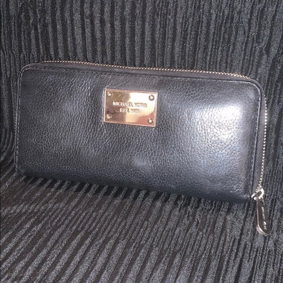 Michael Kors Leather Wallet - Picture 1 of 5